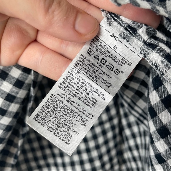 Old Navy Checkered Off the Shoulder Top - Picture 5 of 6